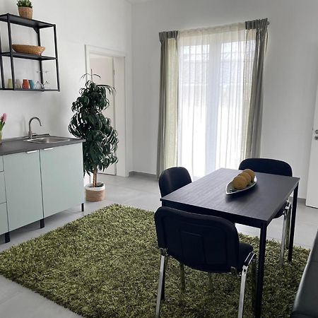 Feine Auszeit Apartment กอทท์มาดิงเกน ภายนอก รูปภาพ