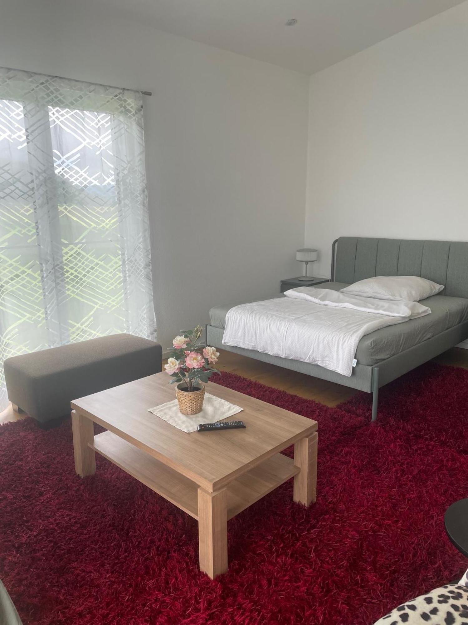Feine Auszeit Apartment กอทท์มาดิงเกน ภายนอก รูปภาพ
